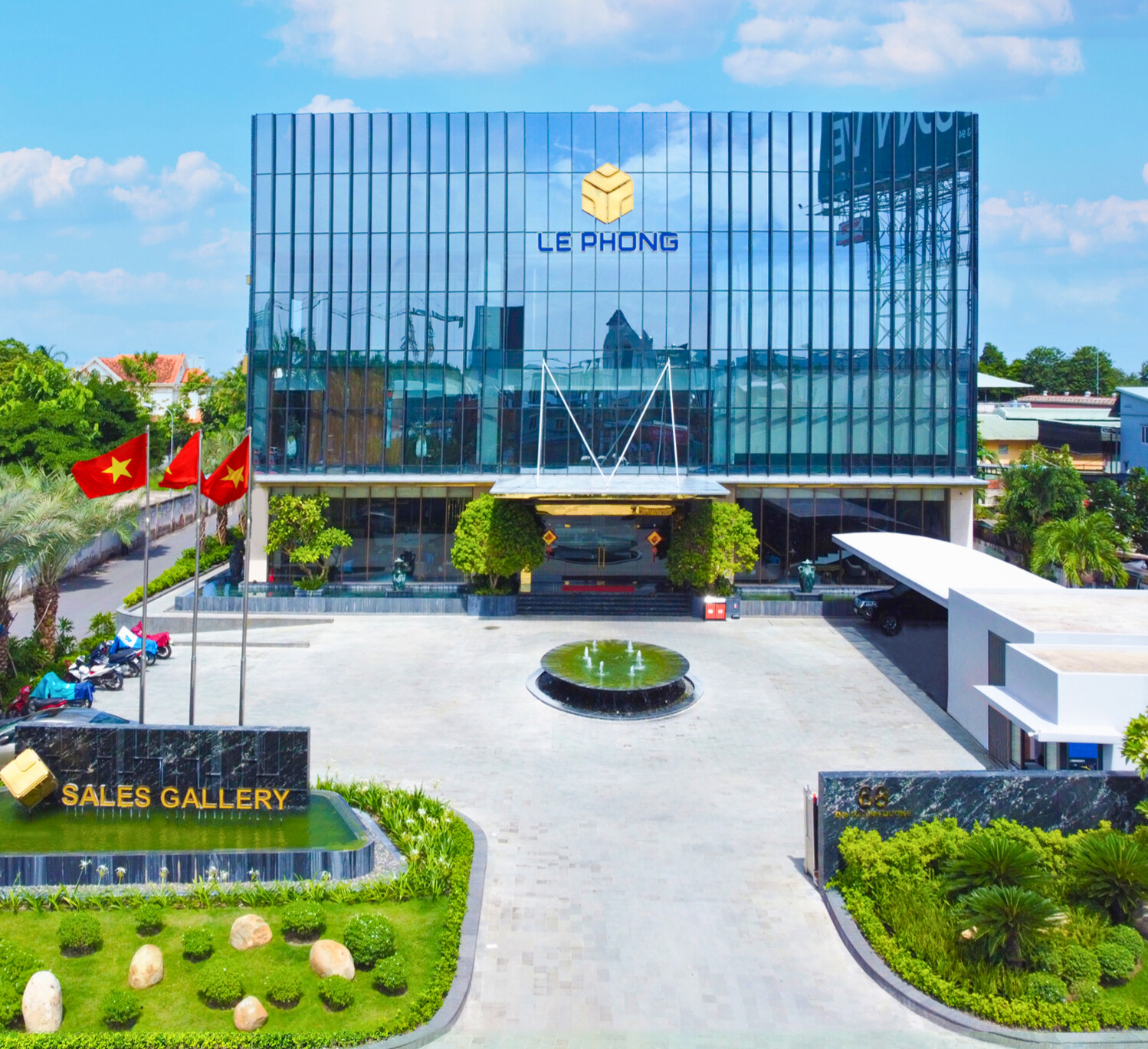 Cảnh nhìn từ xa của tòa nhà làm việc thuộc Công ty Lê Phong.